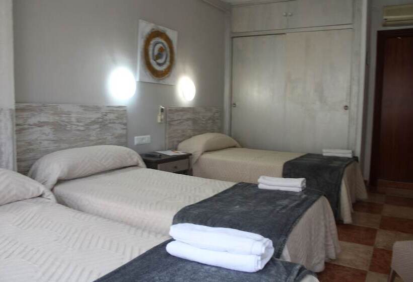 호텔 Hostal Virgen Del Rocio Ii