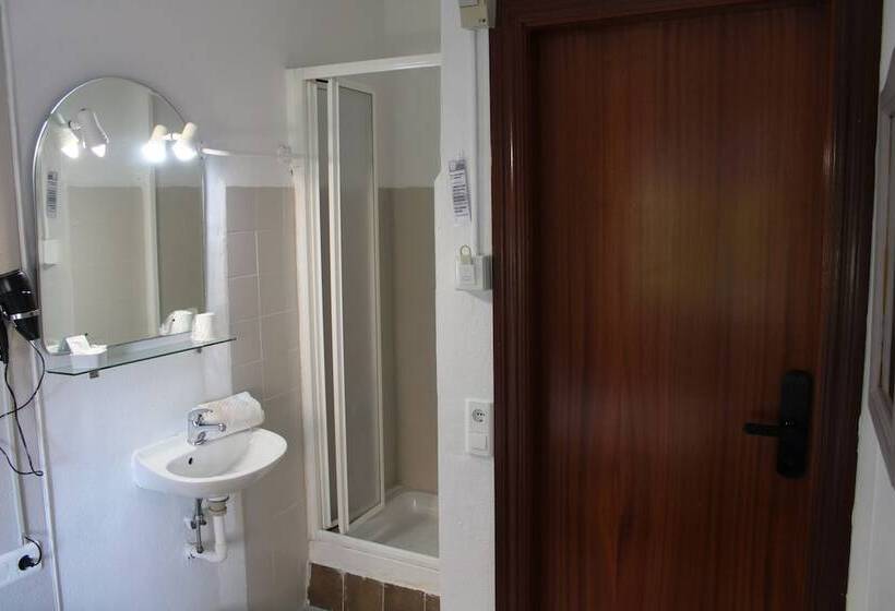 호텔 Hostal Virgen Del Rocio Ii