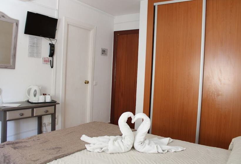 호텔 Hostal Virgen Del Rocio Ii