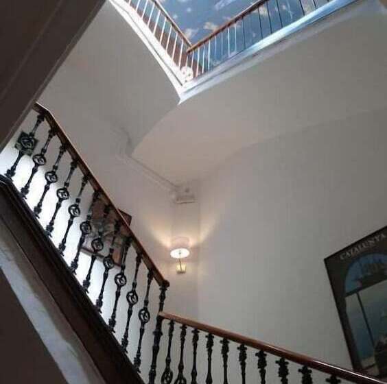 호텔 Madison Rooms