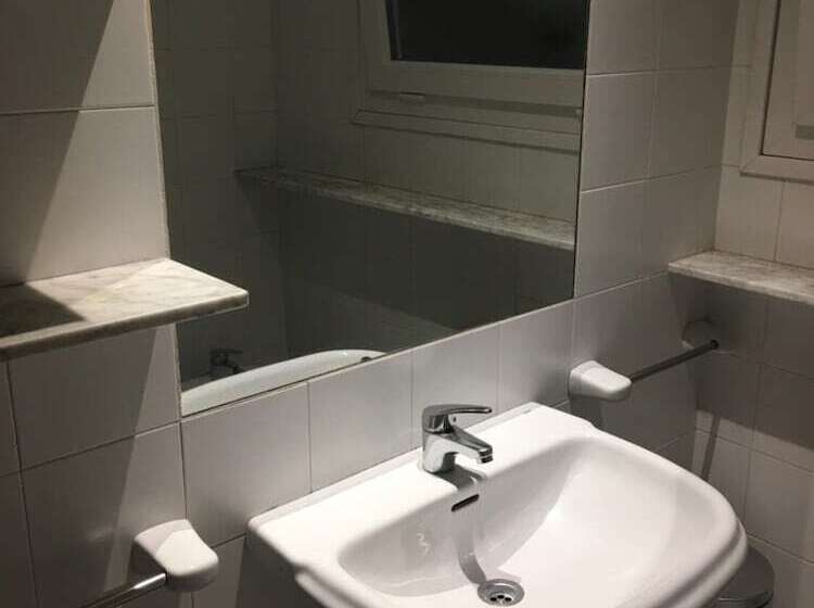 호텔 Madison Rooms