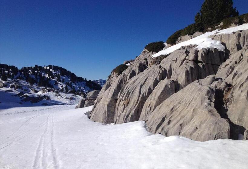 هتل Pension Txiki