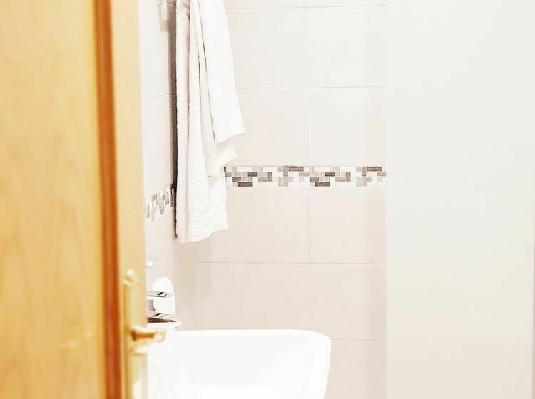 هتل Hostal Puerta Bonita Vista Alegre