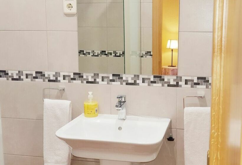 هتل Hostal Puerta Bonita Vista Alegre