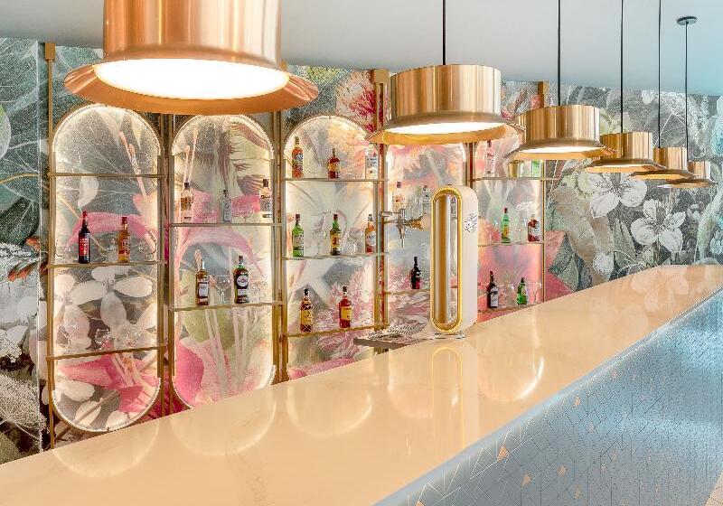 Отель Rh Victoria & Spa