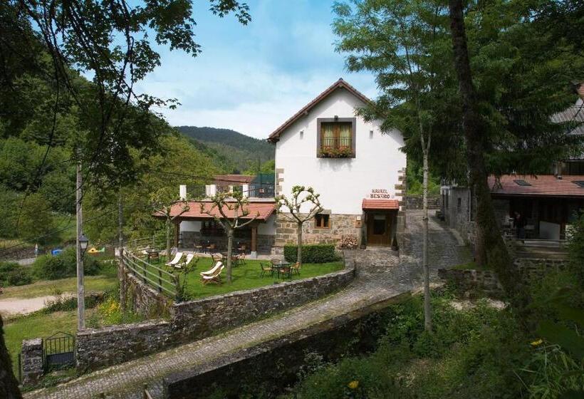 فندق Rural Besaro   Selva De Irati