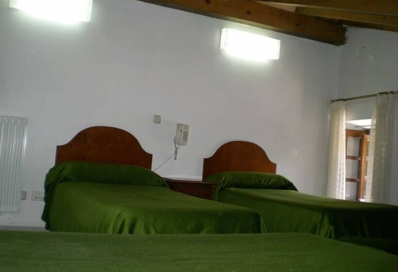 هتل روستایی Puerta Romeros