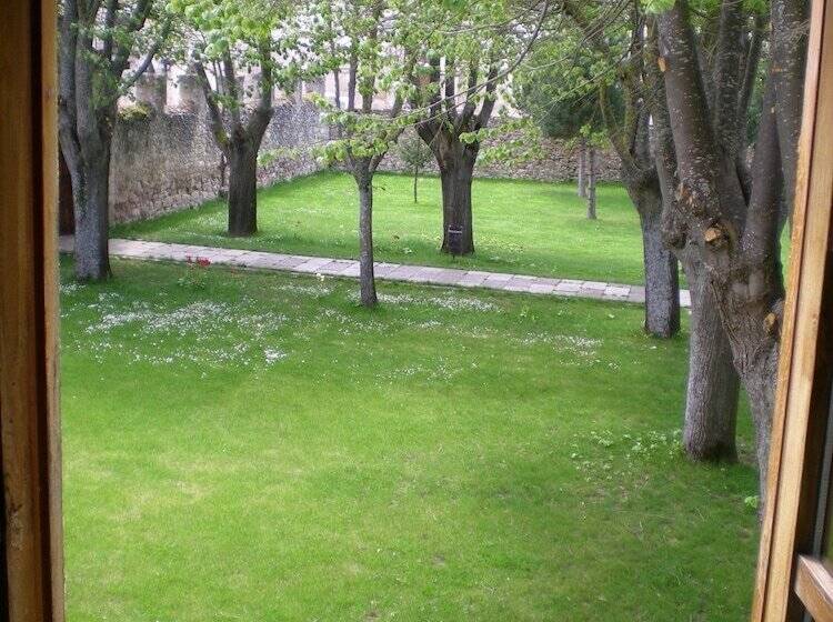 هتل روستایی Puerta Romeros