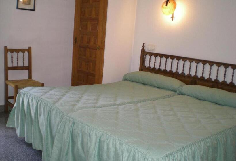 هتل روستایی Puerta Romeros