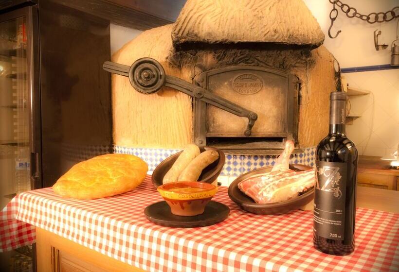 هتل Santo Domingo De Silos