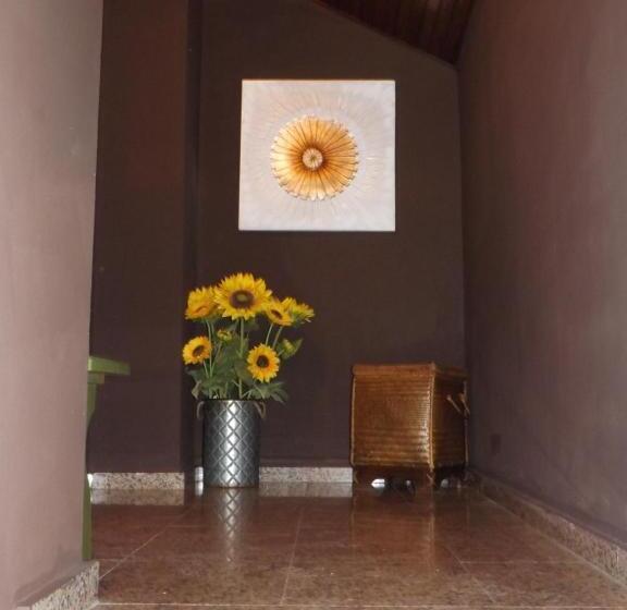 בית מלון כפרי Shadows