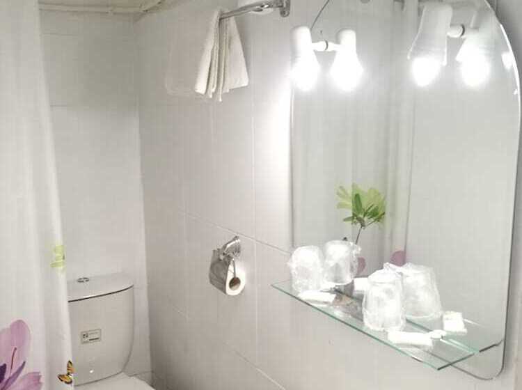 호텔 Hostal Virgen Del Rocio Ii