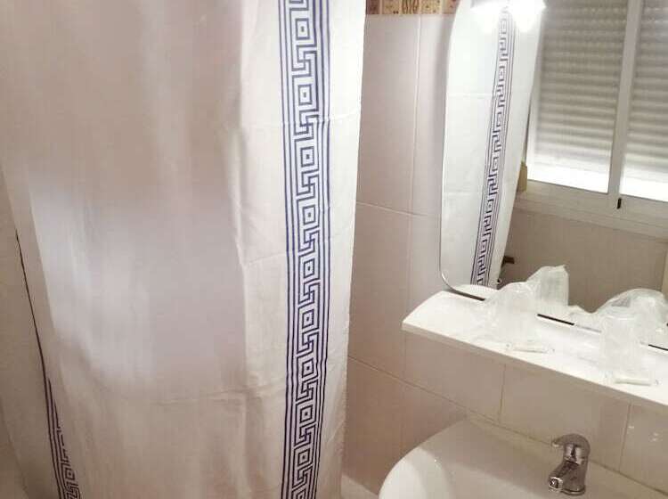 호텔 Hostal Virgen Del Rocio Ii