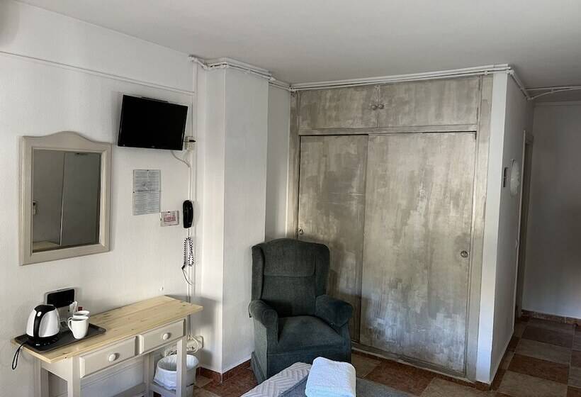 호텔 Hostal Virgen Del Rocio Ii