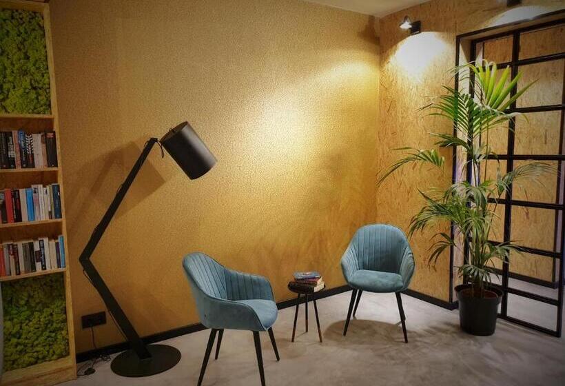 Mb Hostels Premium Eco  Adults Recommended