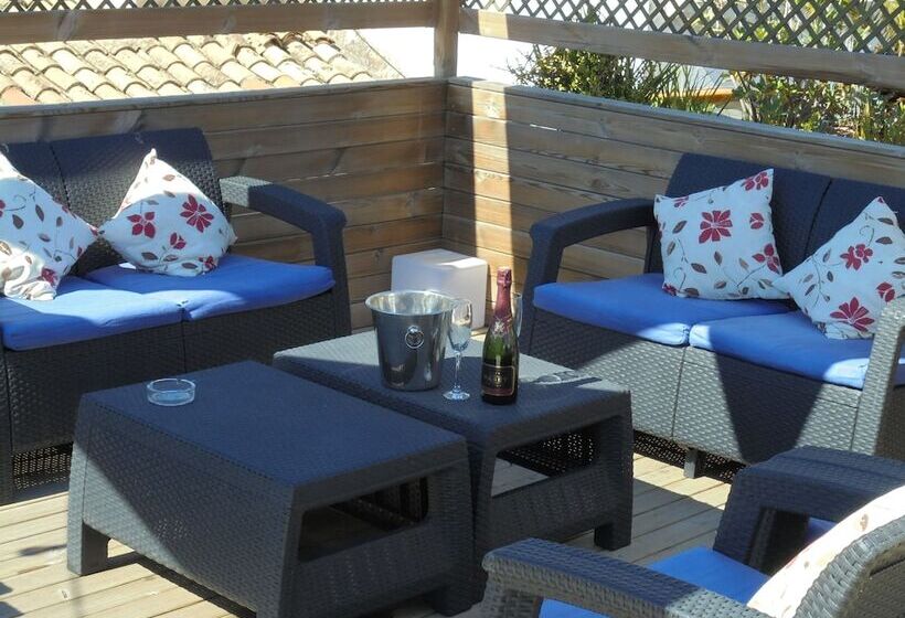 펜션 Elite Hotel   Gay Men Only