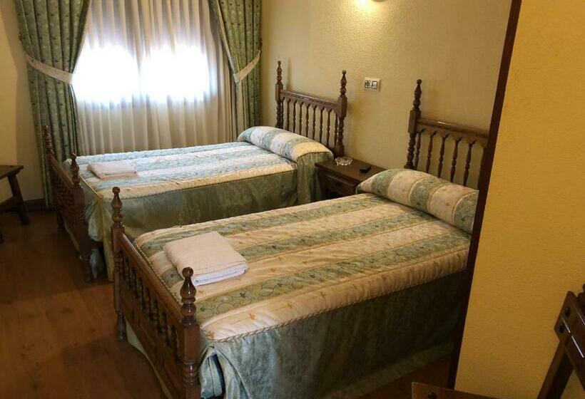 ペンション Hostal El Escudo