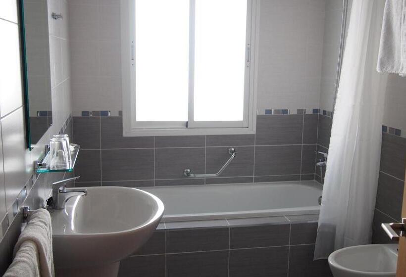 بنسيون Hostal El Trovador