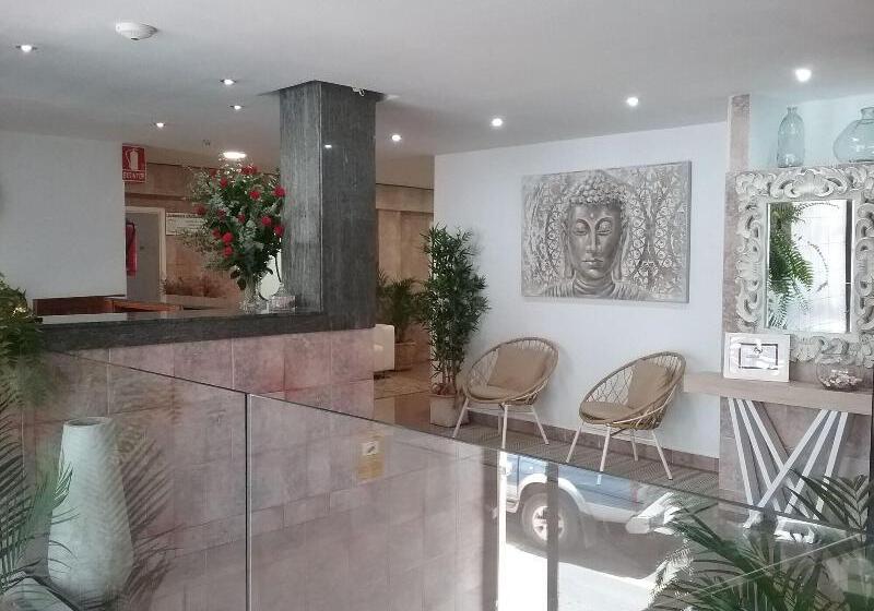 ペンション Hostal Residencia Cardona