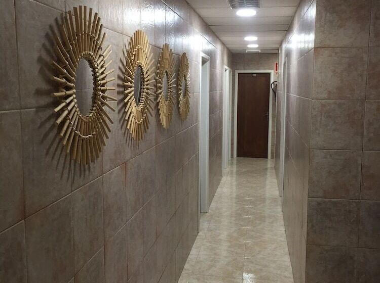 ペンション Hostal Residencia Cardona