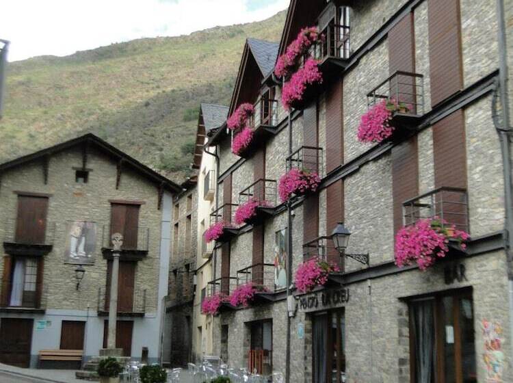 بنسيون Pensio La Creu