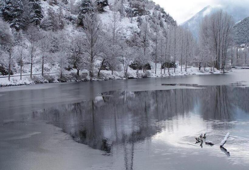 بنسيون Pensio La Creu