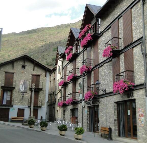 بنسيون Pensio La Creu