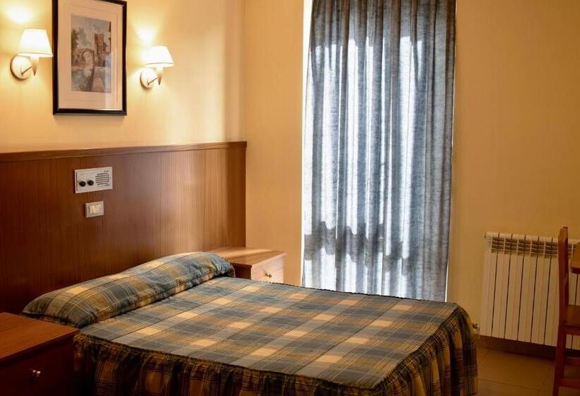 بنسيون Pensio La Creu