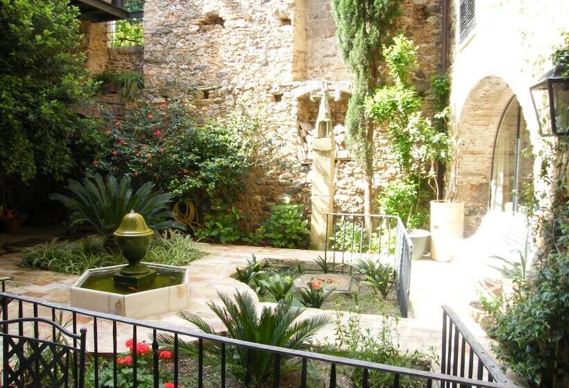 مسافرخانه De La Font Peralada