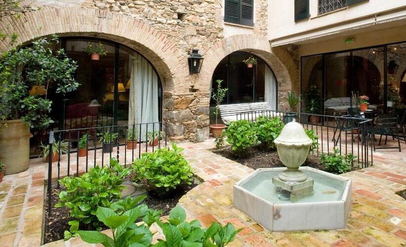 مسافرخانه De La Font Peralada