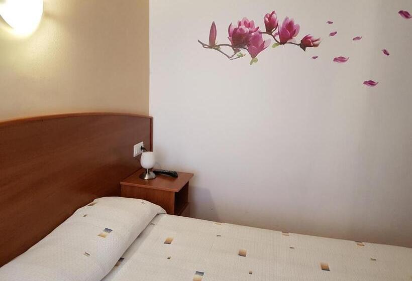 Hostal Mary  Only Adults 21 And Up