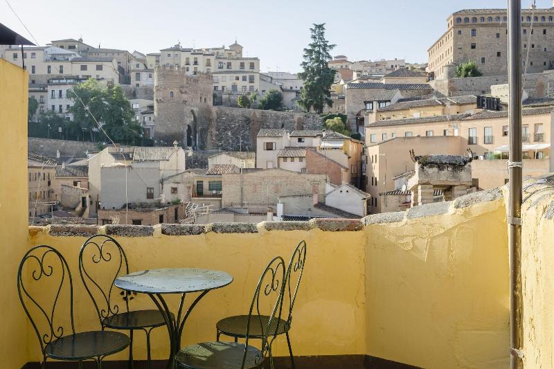 مسافرخانه Yit Puerta Bisagra