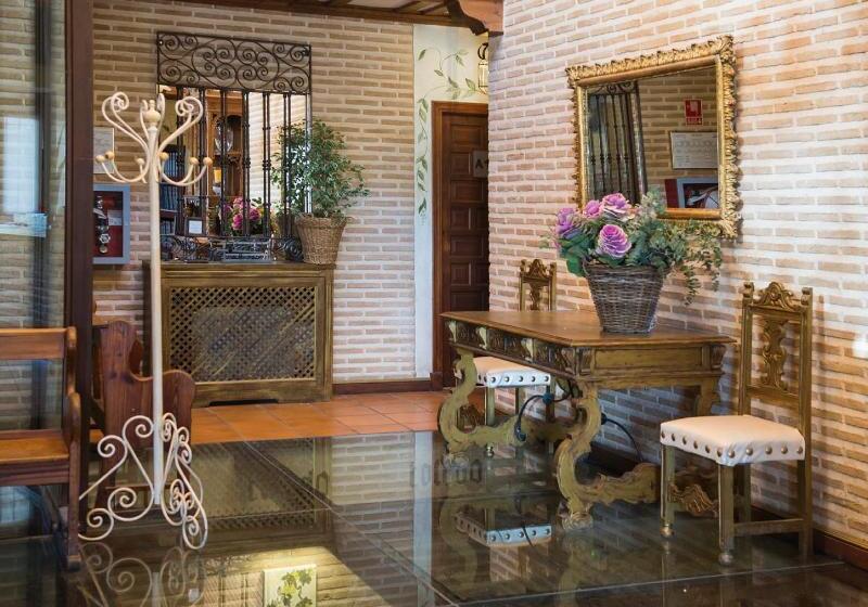 مسافرخانه Yit Puerta Bisagra