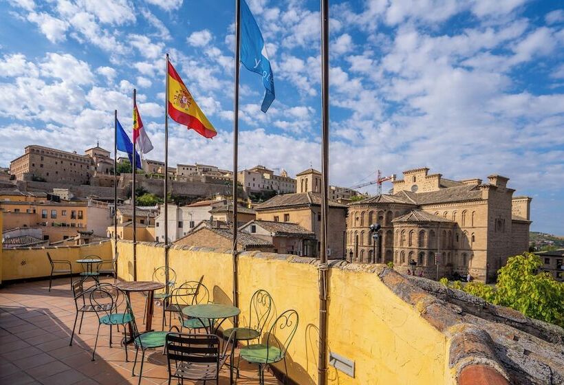 مسافرخانه Yit Puerta Bisagra