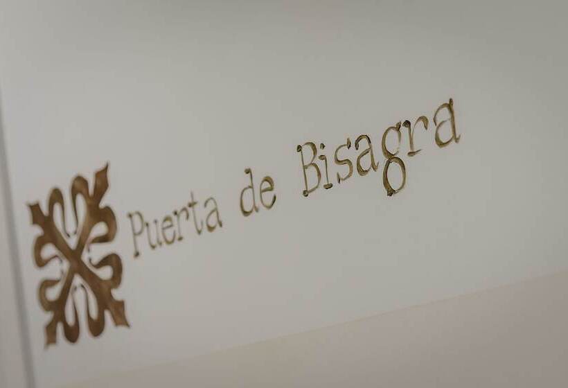 مسافرخانه Yit Puerta Bisagra