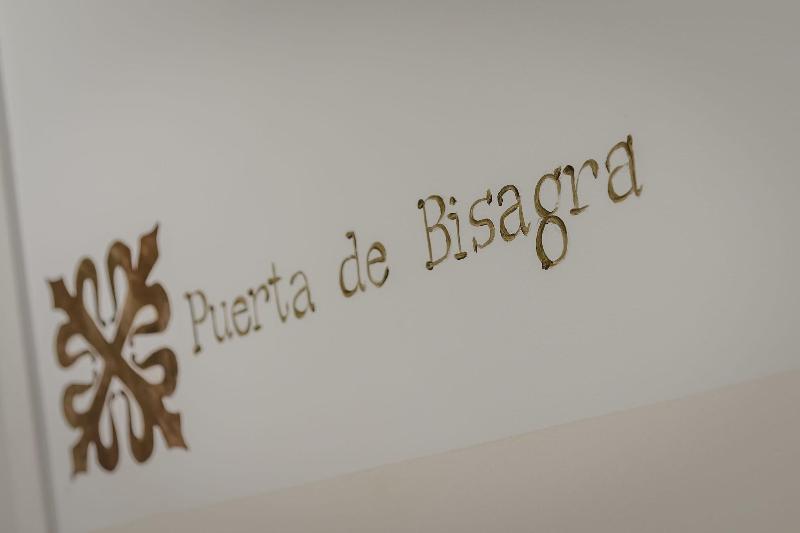 مسافرخانه Yit Puerta Bisagra