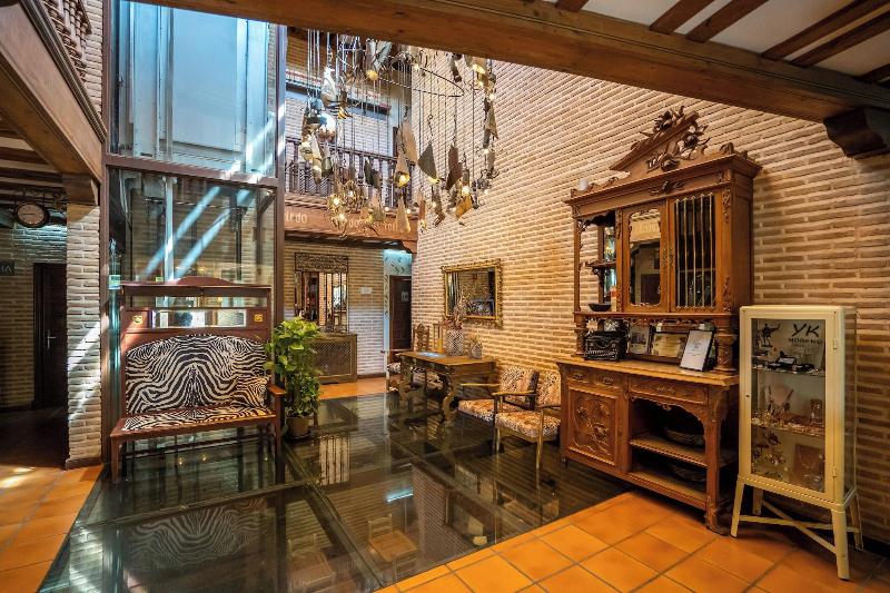 مسافرخانه Yit Puerta Bisagra