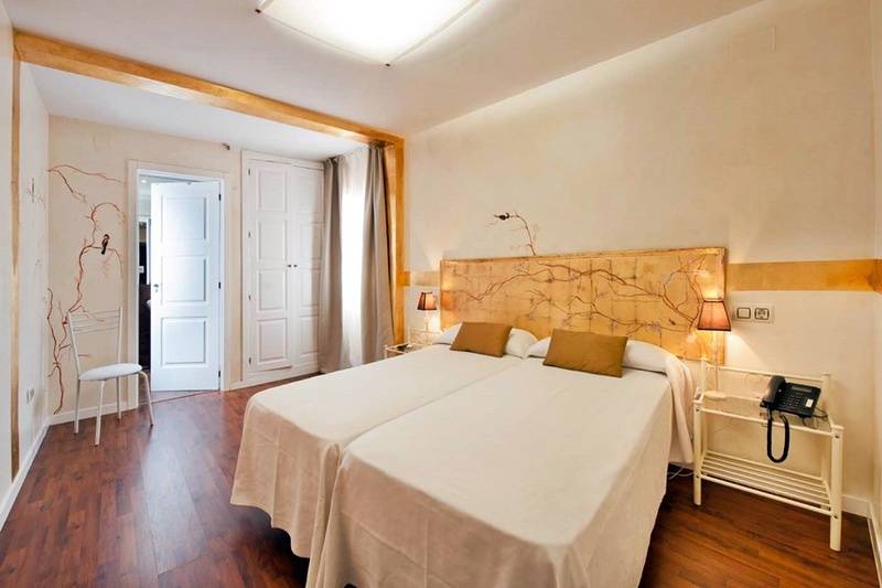 مسافرخانه Yit Puerta Bisagra