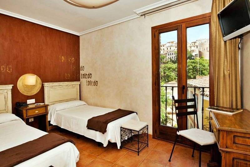 مسافرخانه Yit Puerta Bisagra