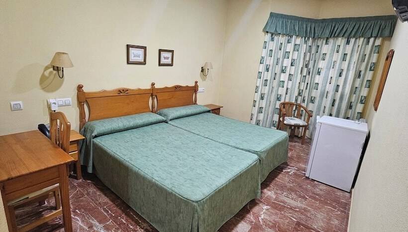 בית מלון כפרי Albohera Playa