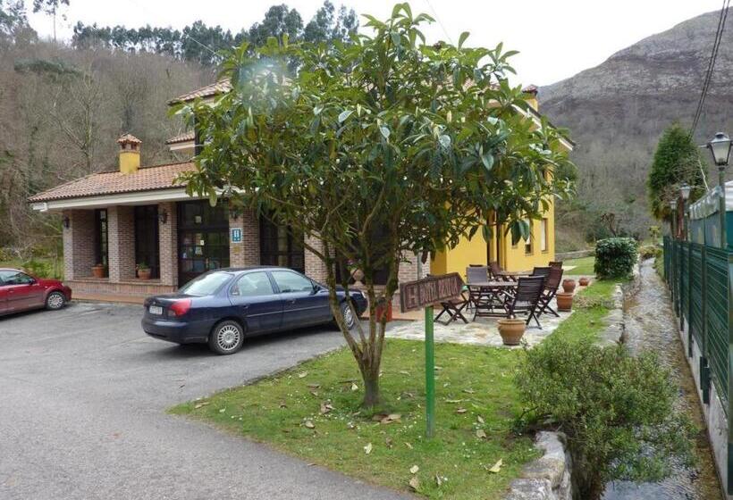 בית מלון כפרי Benzúa