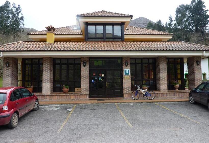 בית מלון כפרי Benzúa