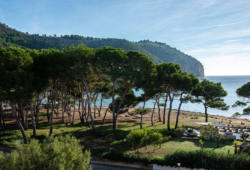 Отель Canyamel Classic - Adults Only