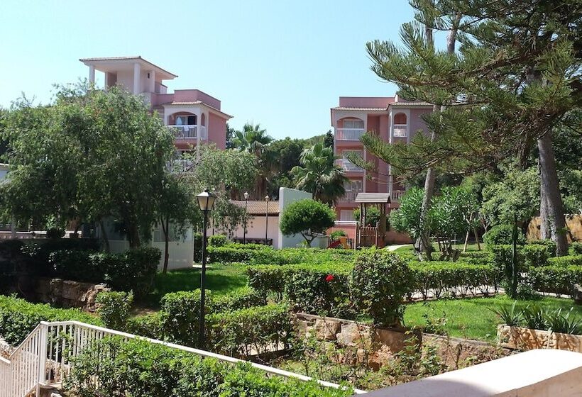 Отель Canyamel Classic - Adults Only