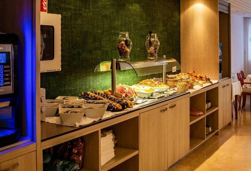 Отель Canyamel Classic - Adults Only