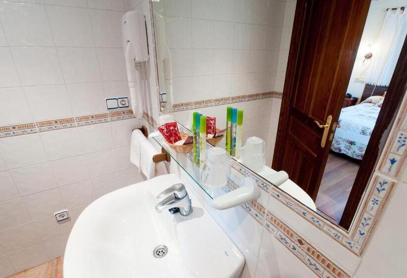 هتل Costa De Rodiles