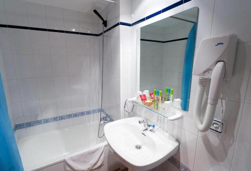 فندق Costa De Rodiles