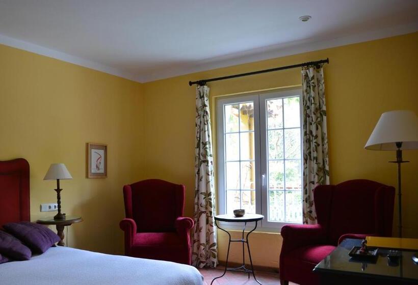 هتل El Habana Llanes