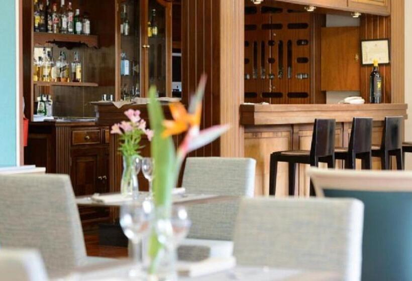 Отель Escuela Santa Brigida