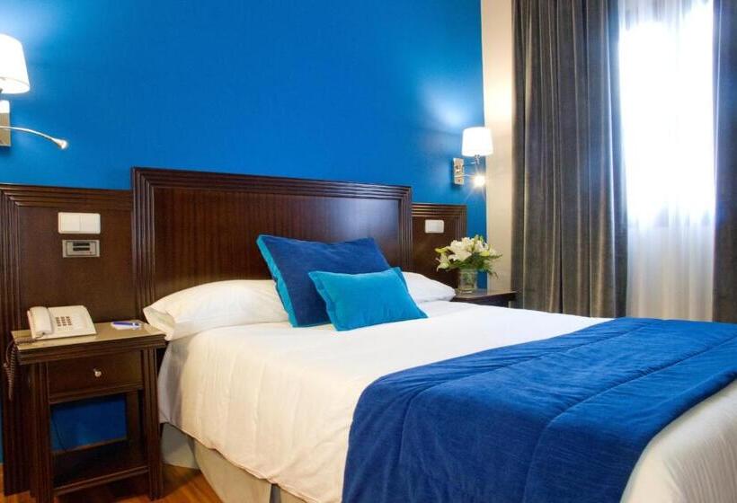 Отель Escuela Santa Brigida